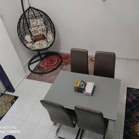 R&R Homestay Simpang Renggam Экстерьер фото